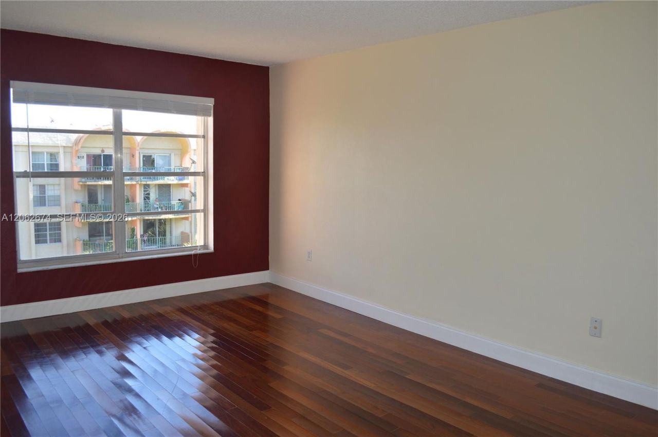 9320 Fontainebleau Blvd, Unit 609, Miami, FL 33172 Photo