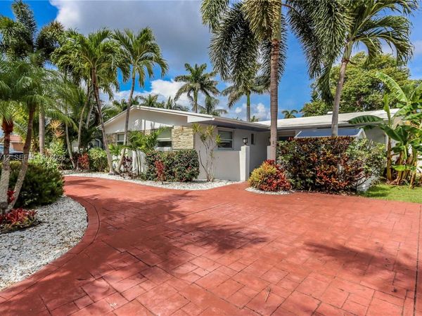 1102 N 13th Ave , Hollywood, FL 33019