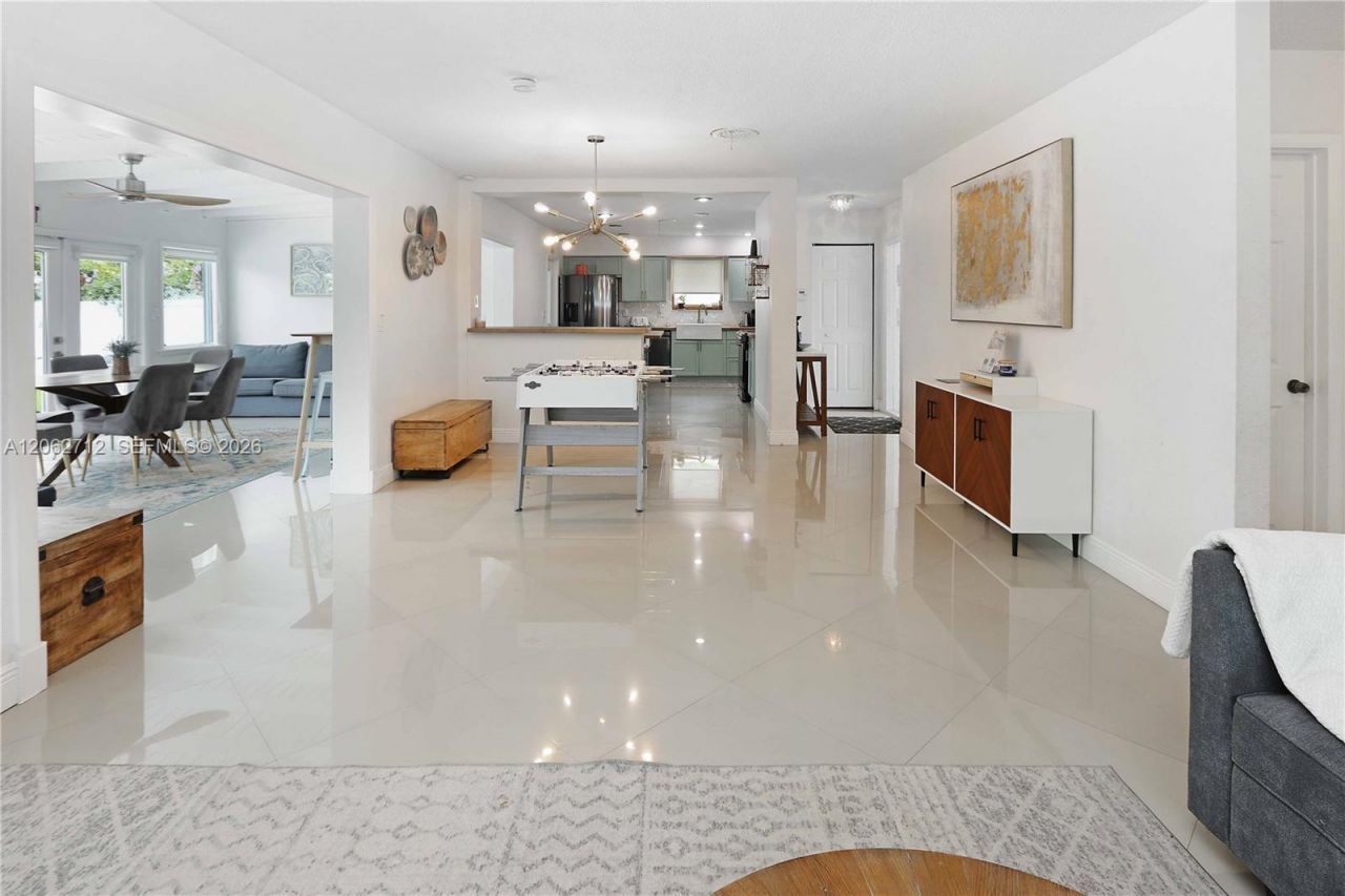 1102 N 13th Ave , Hollywood, FL 33019 Photo