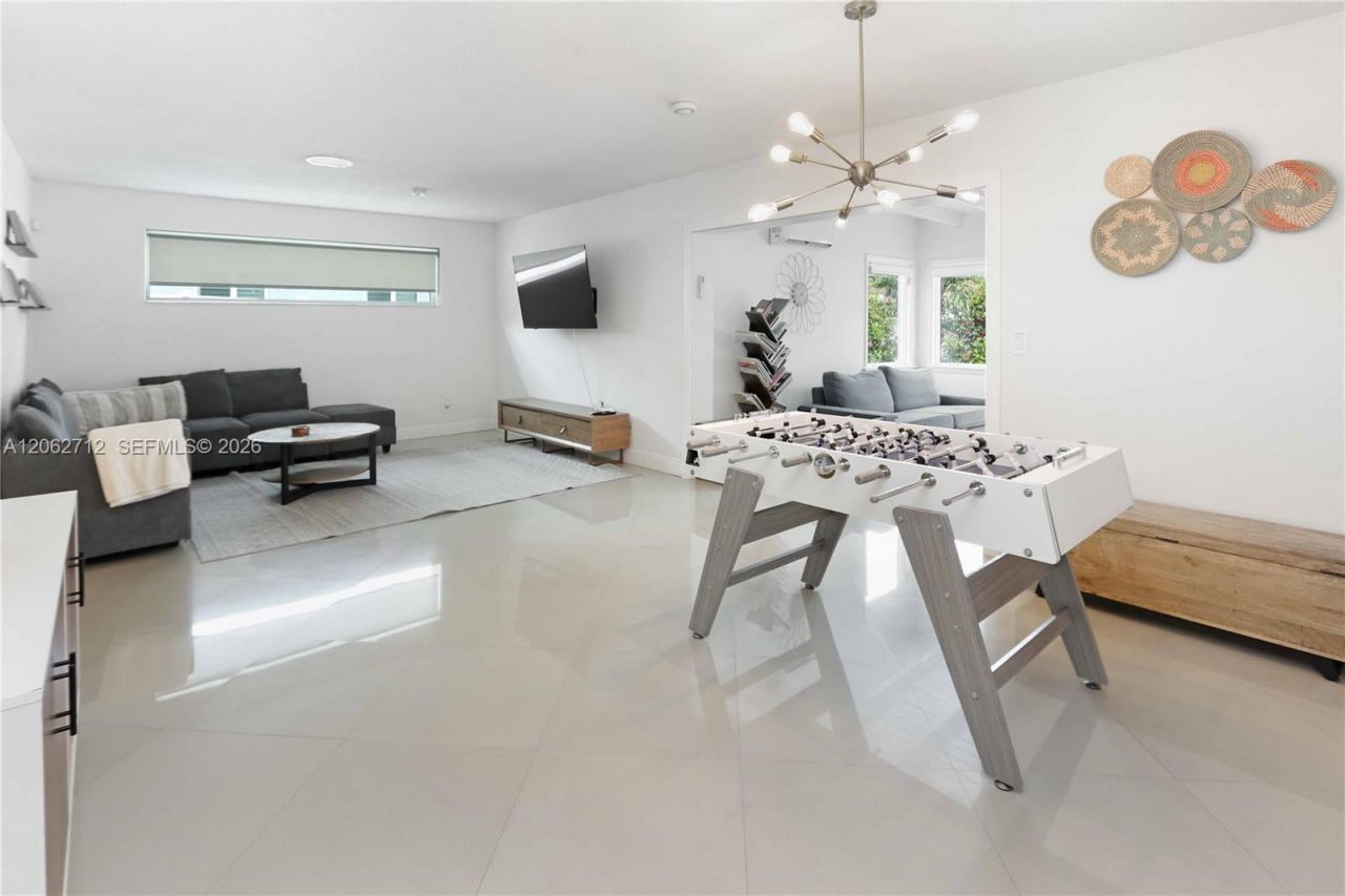 1102 N 13th Ave , Hollywood, FL 33019 Photo