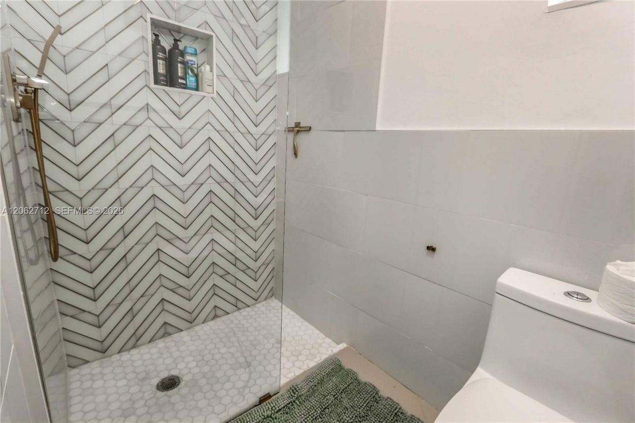 1102 N 13th Ave , Hollywood, FL 33019 Photo