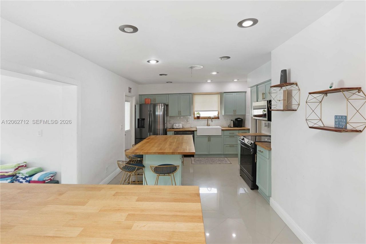 1102 N 13th Ave , Hollywood, FL 33019 Photo
