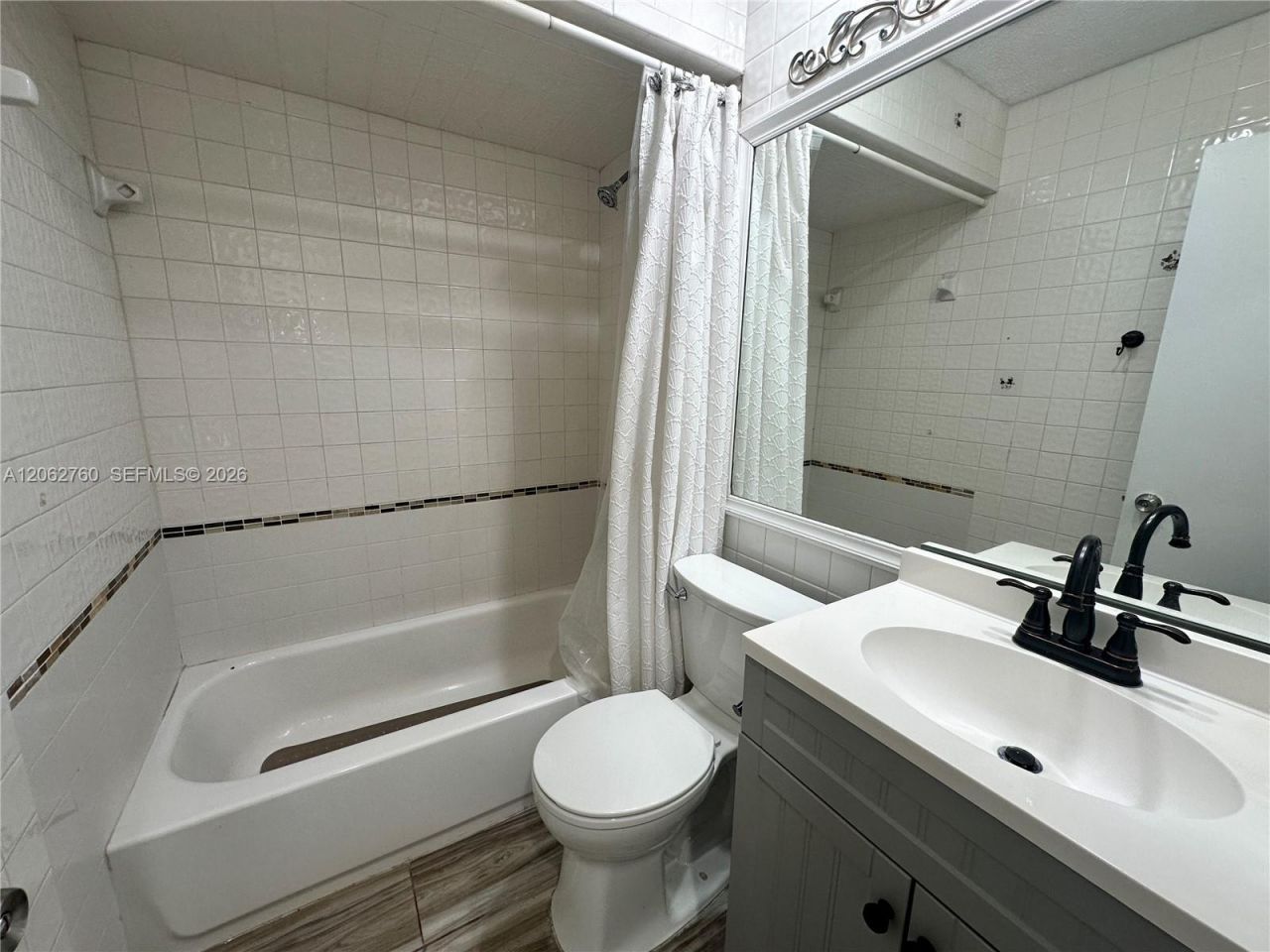 17843 NW 63rd Ct Front, Hialeah, FL 33015 Photo