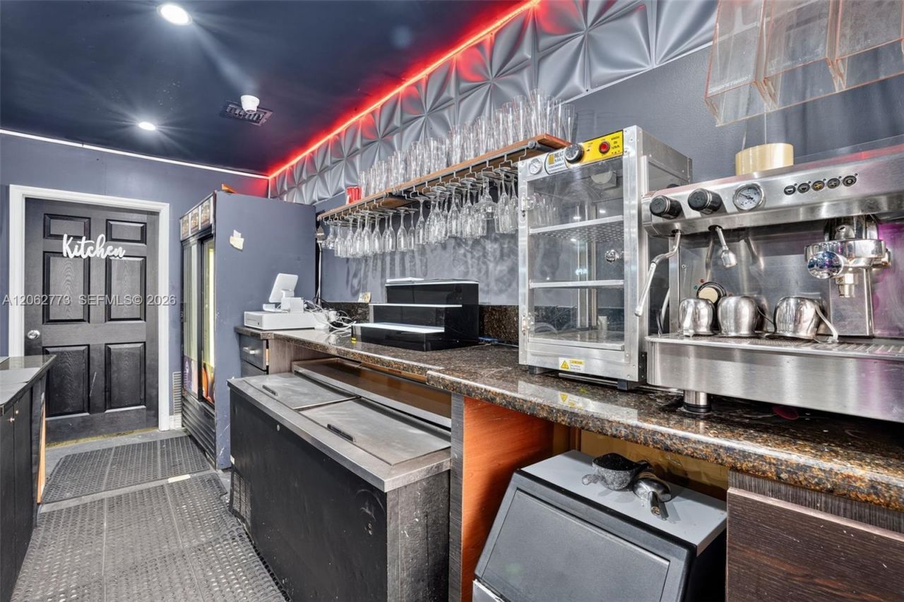 Cafeteria & Sports Bar For Sale In Hialeah , Hialeah, FL 33010 Photo