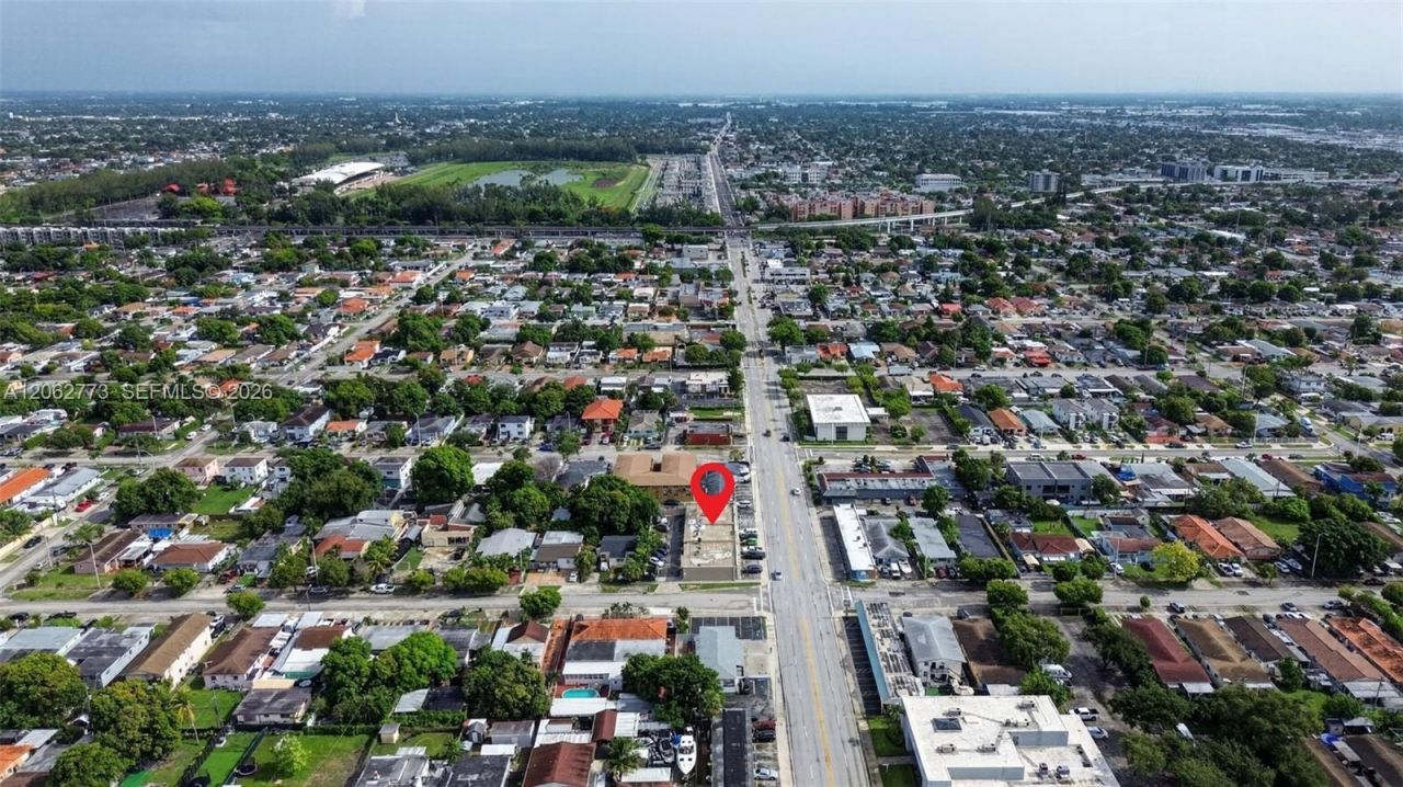 Cafeteria & Sports Bar For Sale In Hialeah , Hialeah, FL 33010 Photo