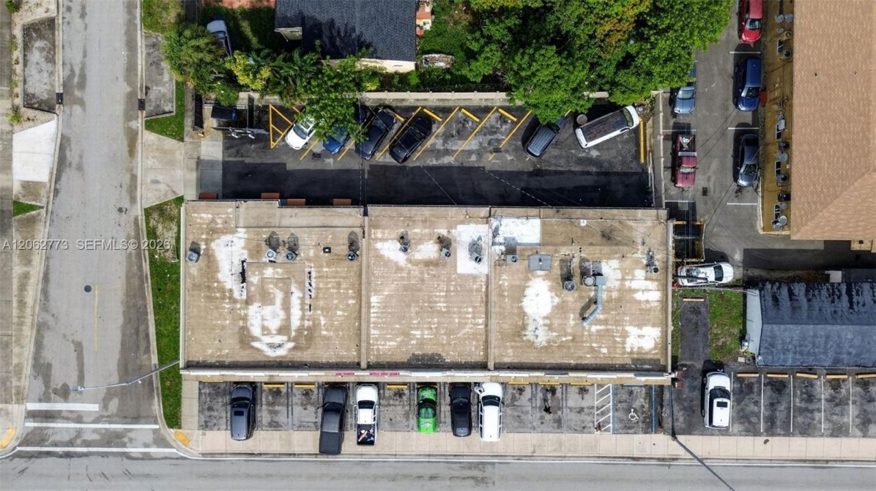 Cafeteria & Sports Bar For Sale In Hialeah , Hialeah, FL 33010 Photo