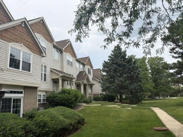 1295 Georgetown Way , Vernon Hills, IL 60061