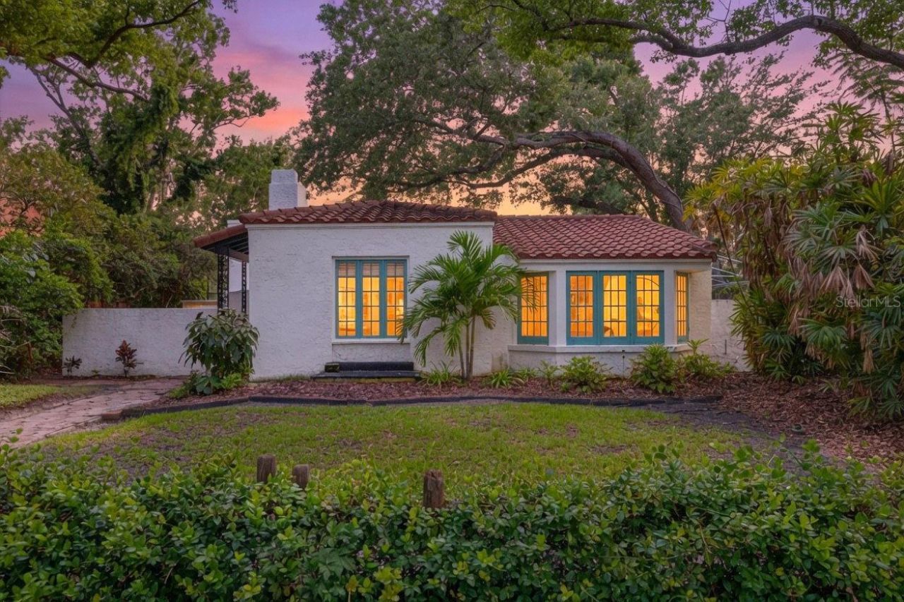 1110 Jungle Avenue N, Saint Petersburg, FL 33710 Main Photo