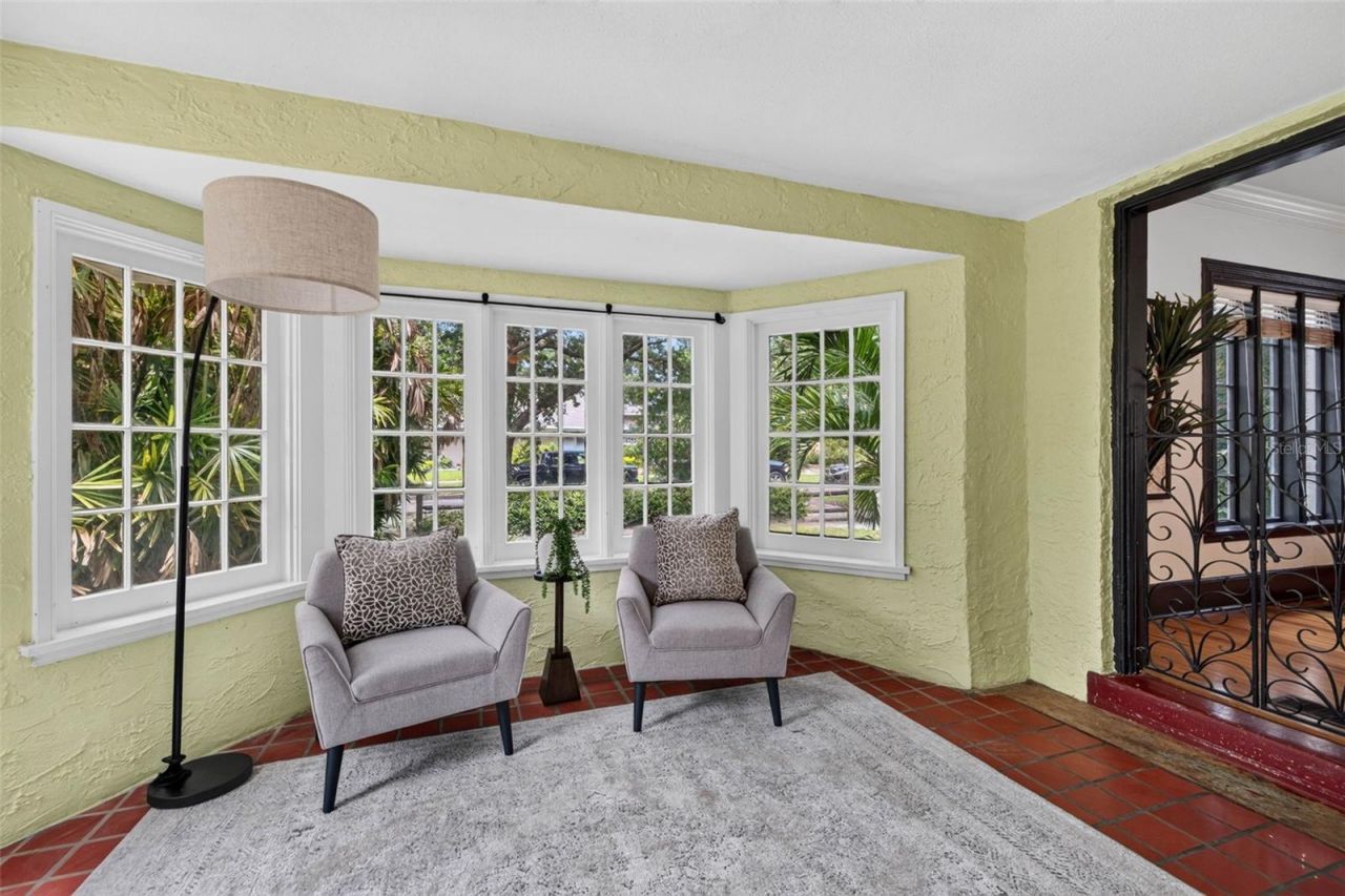 1110 Jungle Avenue N, Saint Petersburg, FL 33710 Photo