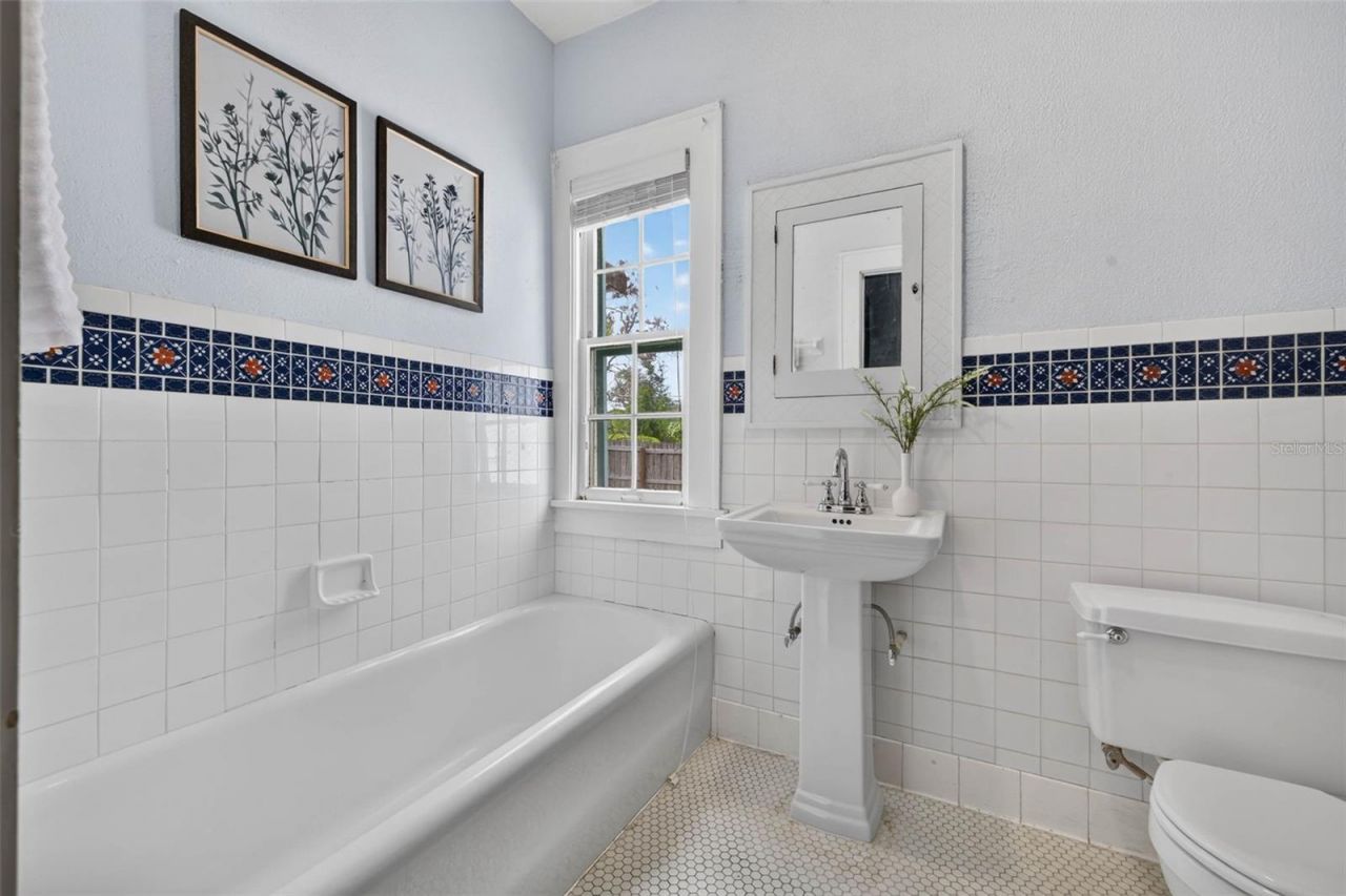 1110 Jungle Avenue N, Saint Petersburg, FL 33710 Photo
