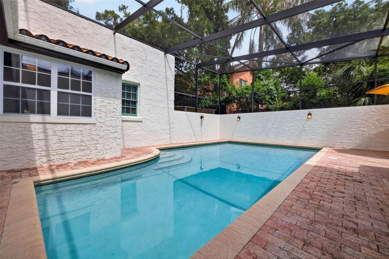1110 Jungle Avenue N, Saint Petersburg, FL 33710 Photo