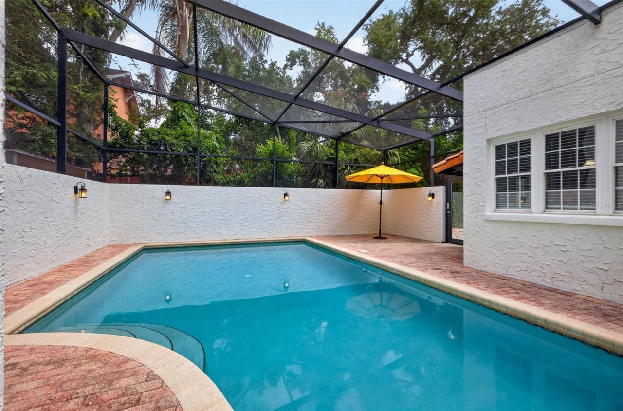 1110 Jungle Avenue N, Saint Petersburg, FL 33710 Photo