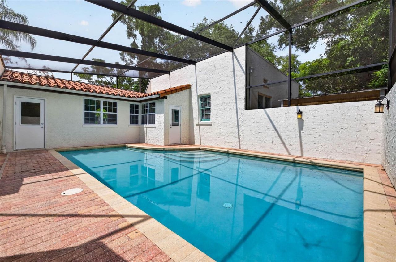 1110 Jungle Avenue N, Saint Petersburg, FL 33710 Photo