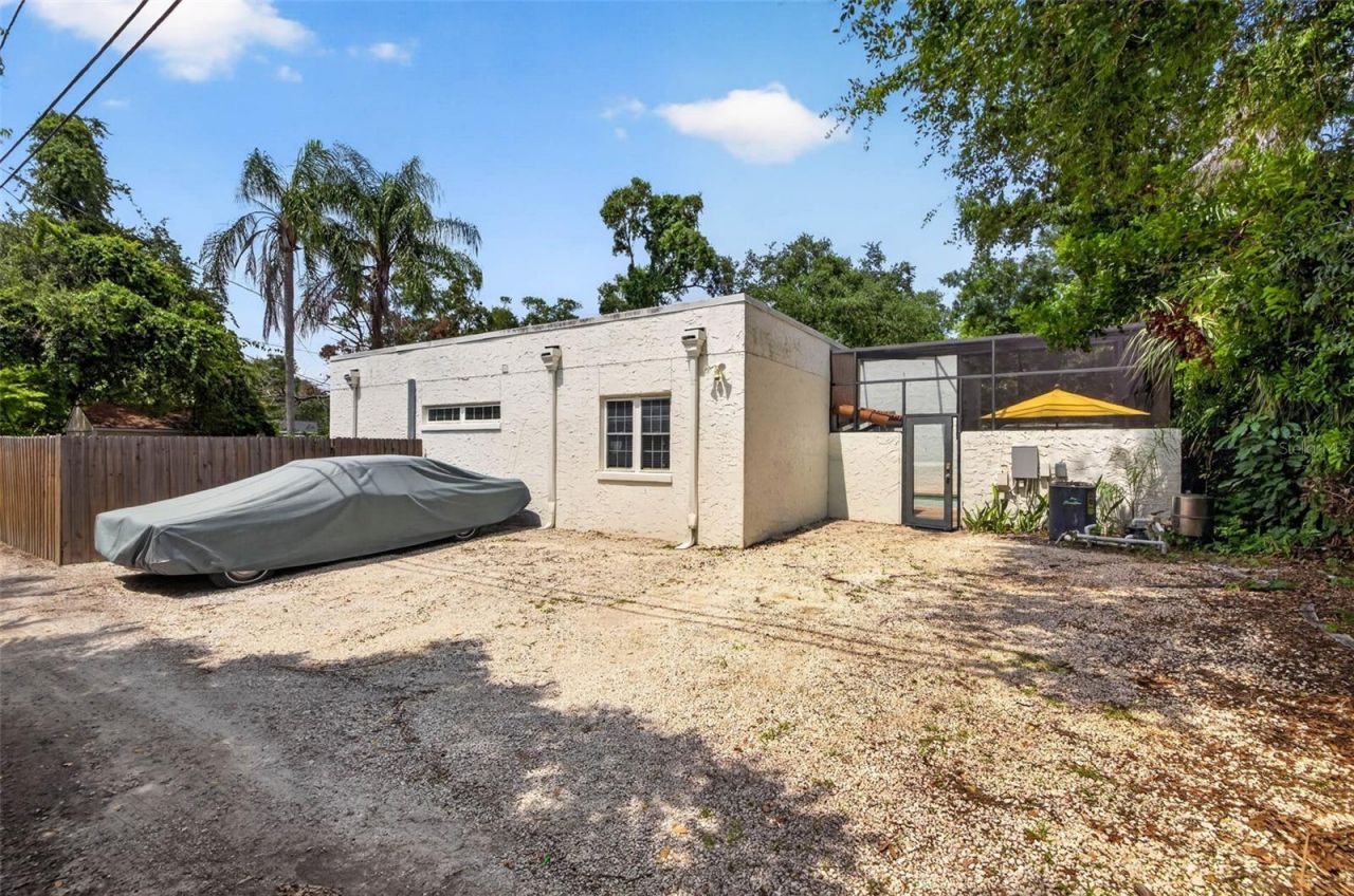 1110 Jungle Avenue N, Saint Petersburg, FL 33710 Photo