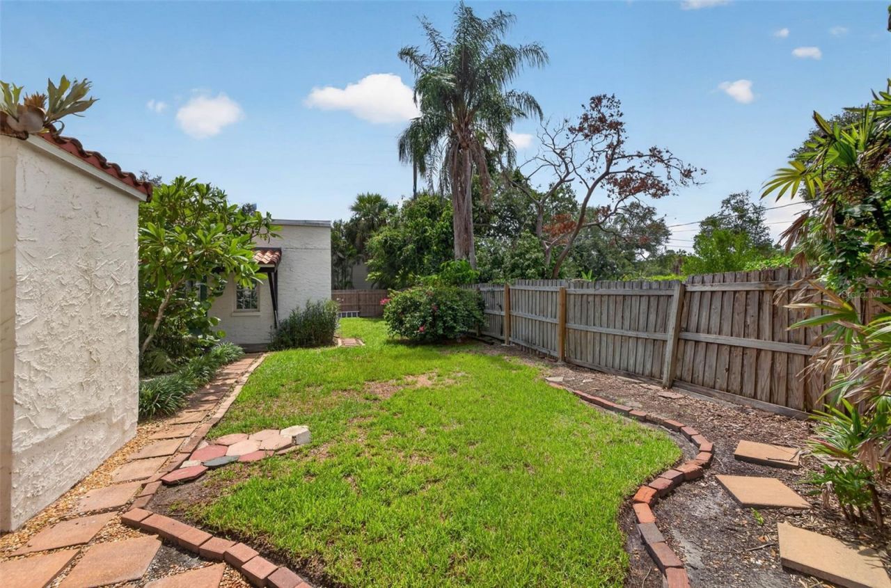 1110 Jungle Avenue N, Saint Petersburg, FL 33710 Photo
