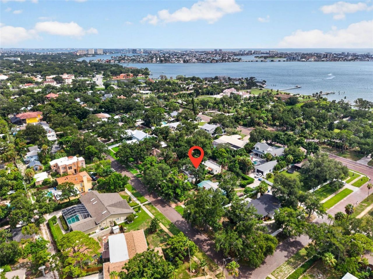 1110 Jungle Avenue N, Saint Petersburg, FL 33710 Photo
