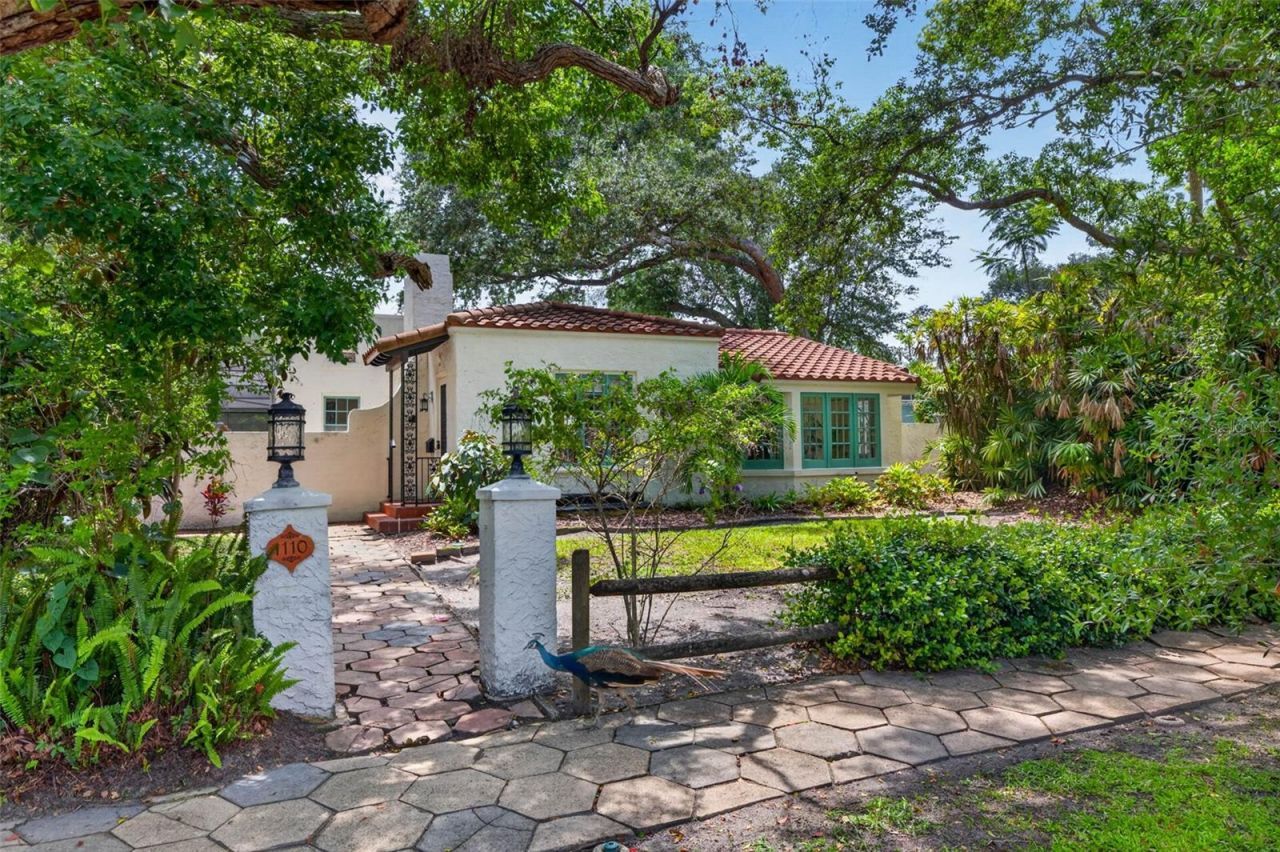 1110 Jungle Avenue N, Saint Petersburg, FL 33710 Photo