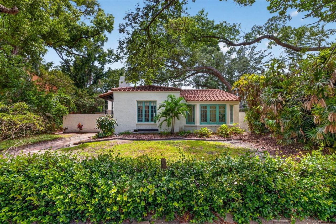 1110 Jungle Avenue N, Saint Petersburg, FL 33710 Photo
