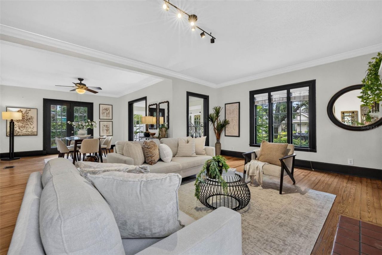 1110 Jungle Avenue N, Saint Petersburg, FL 33710 Photo