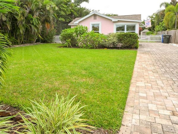 621 MEHLENBACHER ROAD, BELLEAIR BLUFFS, FL 33770