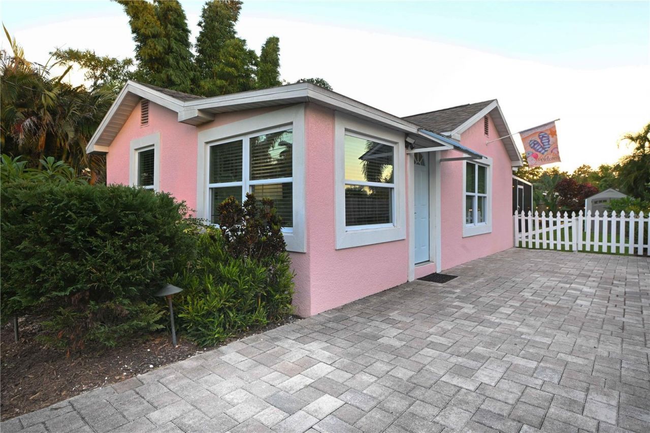 621 Mehlenbacher Road, Belleair Bluffs, FL 33770 Photo