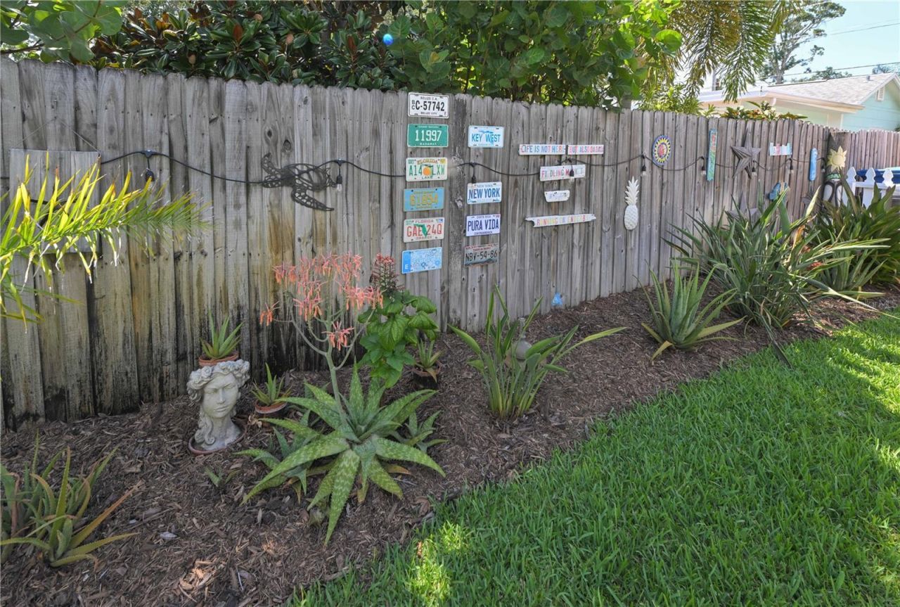 621 Mehlenbacher Road, Belleair Bluffs, FL 33770 Photo