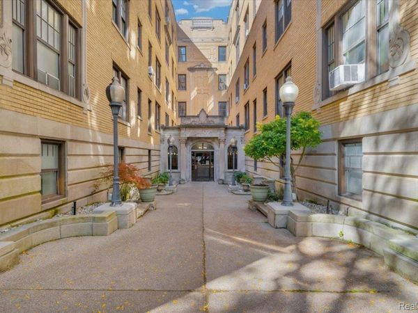 120 Seward Street, Unit 209, Detroit, Mi 48202