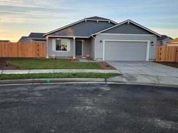 339 NW Par Avenue, Madras, OR 97741