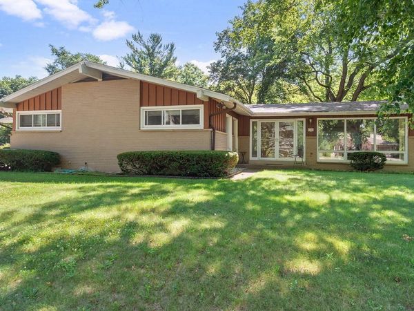 6684 N Atwahl DRIVE, Glendale, WI 53209