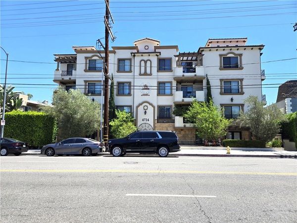 4724 Kester Avenue, Unit 409, Sherman Oaks, CA 91403