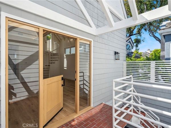 439 1/2 Carnation Avenue, Corona Del Mar, CA 92625