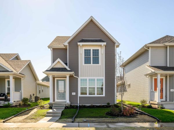 462 New Hampton Drive, Oregon, WI 53575