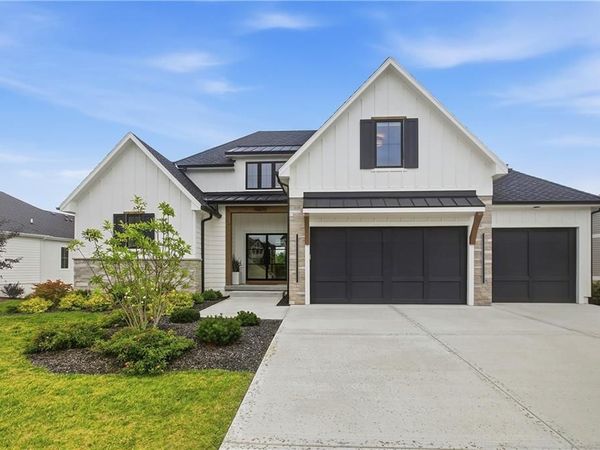 10675 W 142nd Terrace, Overland Park, KS 66221