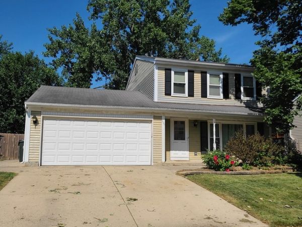 696 Shining Water Drive , Carol Stream, IL 60188