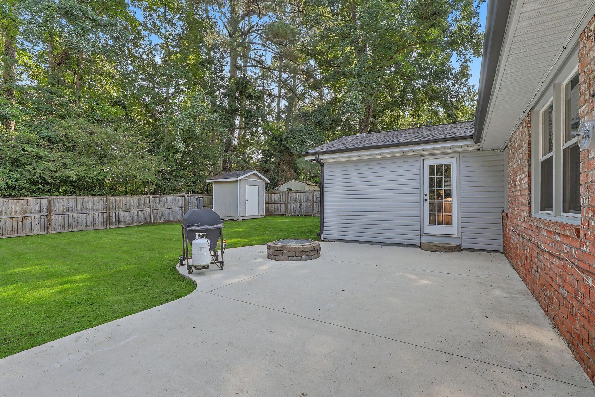 221 Judith Drive Photo 32