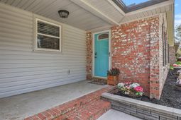221 Judith Drive photo 4