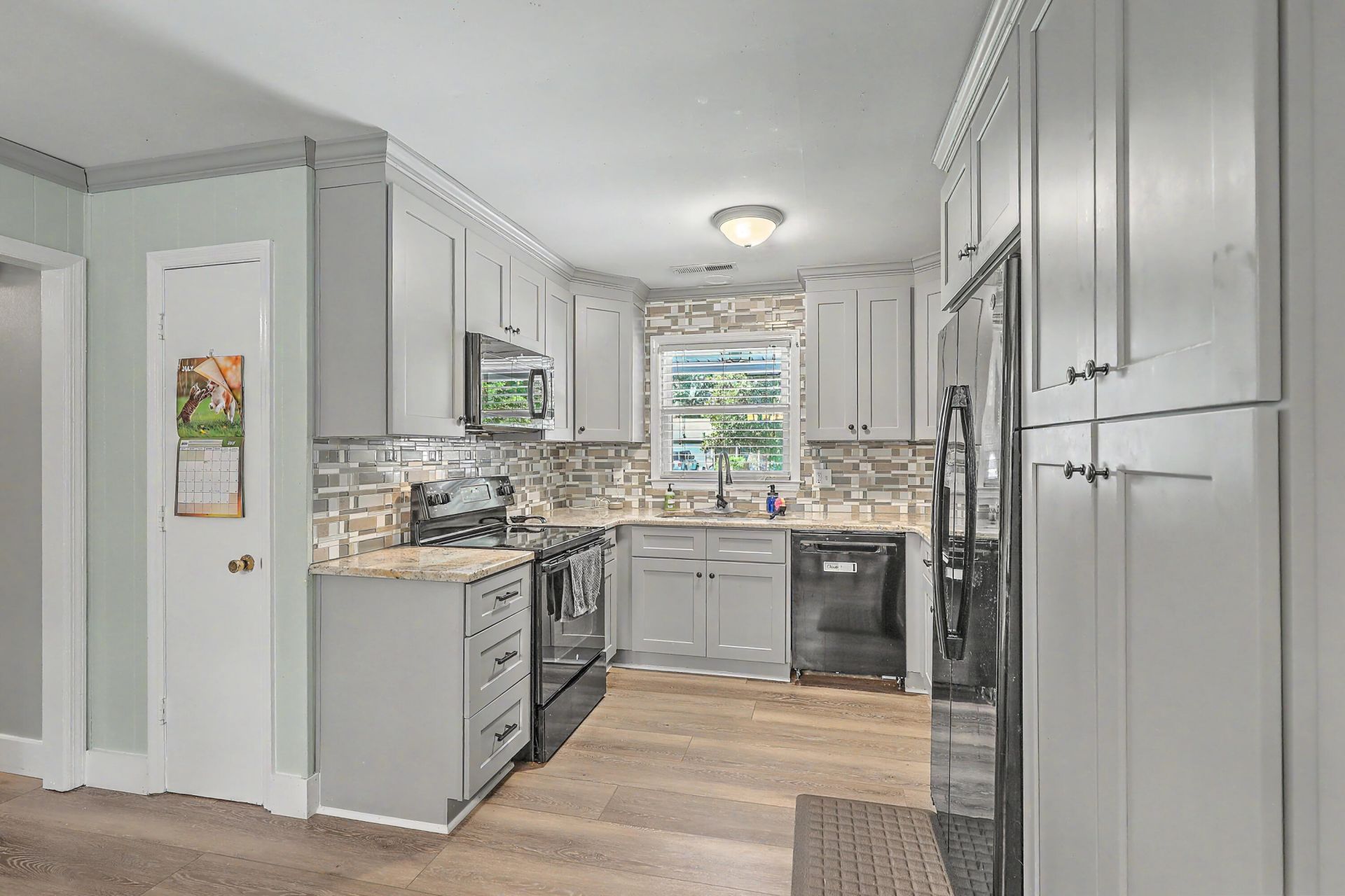 221 Judith Drive Photo 8
