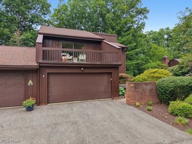 944 Trimble Place, Sagamore Hills, OH 44067