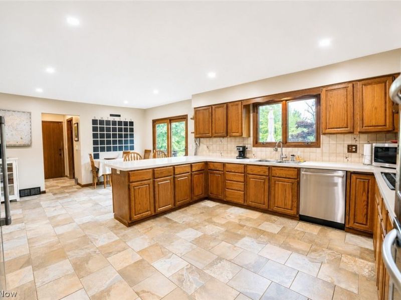 2458 Cedarwood Road, Pepper Pike, OH 44124 Photo 14