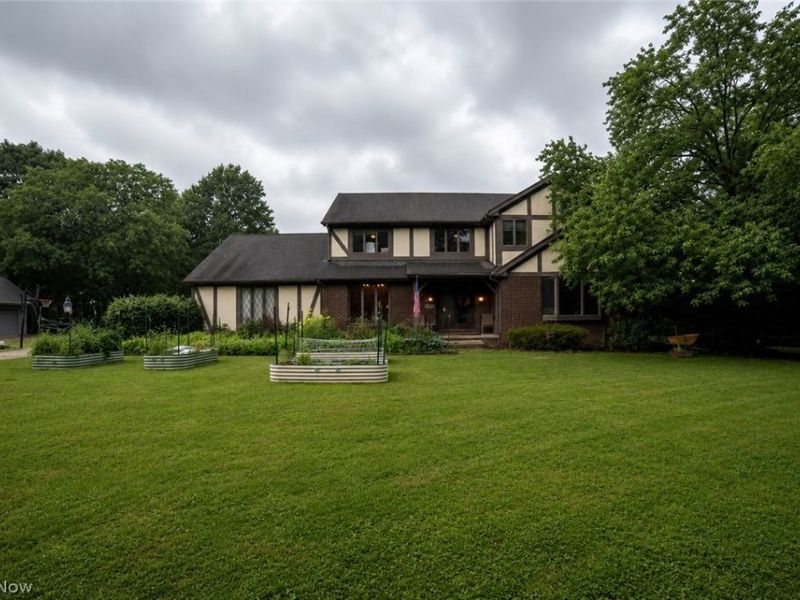 2458 Cedarwood Road , Pepper Pike, OH 44124 Photo 2
