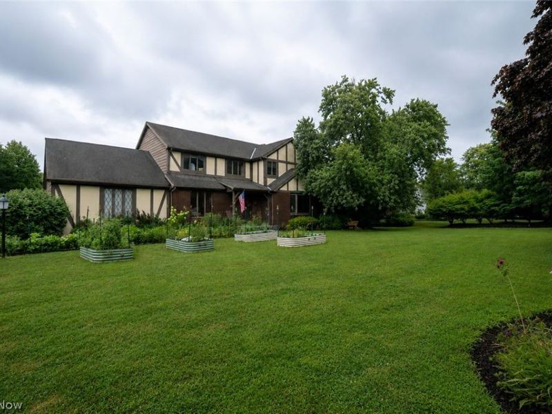 2458 Cedarwood Road , Pepper Pike, OH 44124 Photo 3