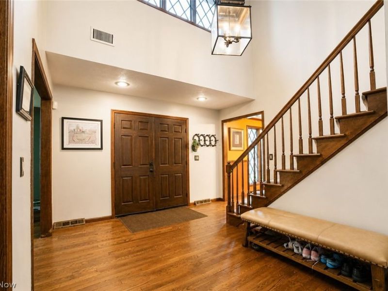 2458 Cedarwood Road, Pepper Pike, OH 44124 Photo 4