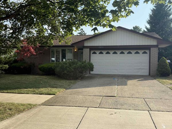 4142 Ponderosa Street, Trenton, MI 48183