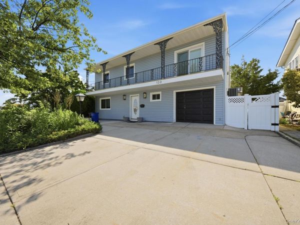 133 Meister Boulevard , Freeport, NY 11520