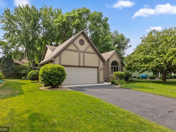 1649 Ashbury Place, Eagan, MN 55122