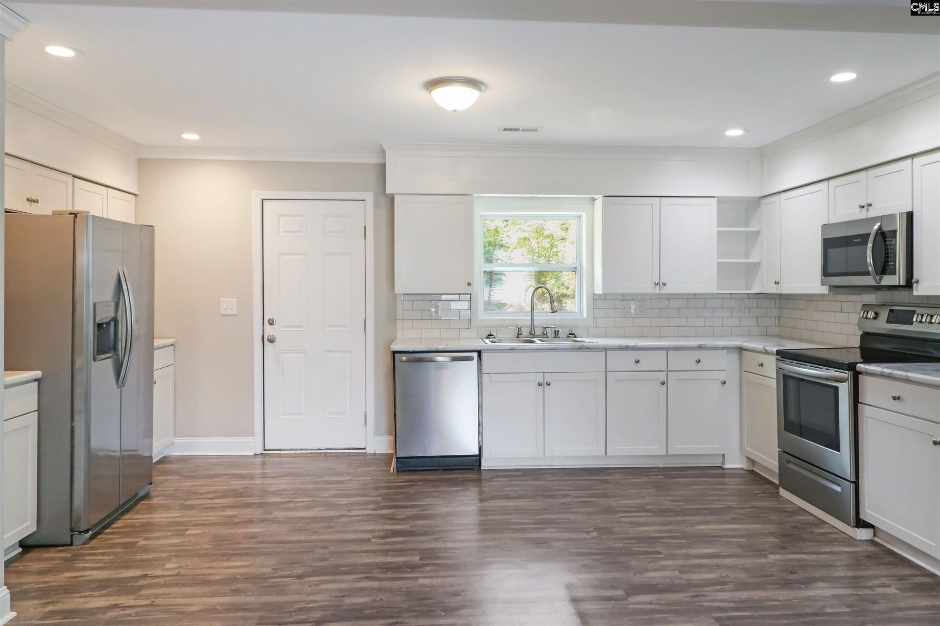 212 Adkins Circle  Photo 6