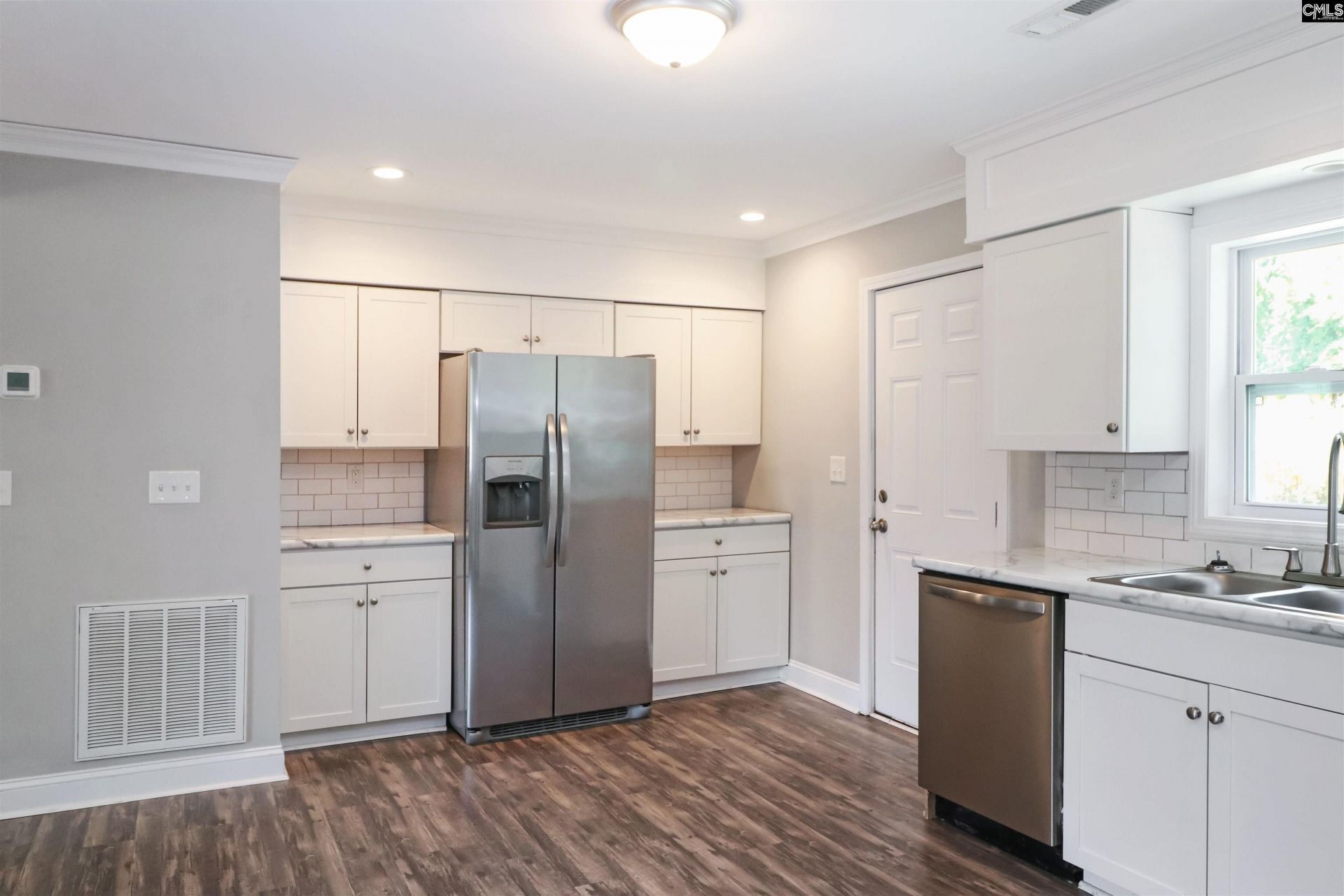 212 Adkins Circle  Photo 7