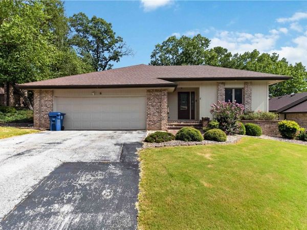 6 Teresa Drive, Bella Vista, AR 72715