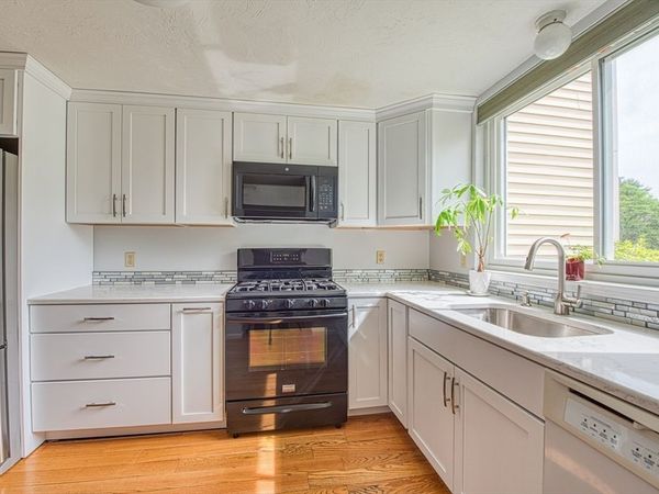 28 Gaslight Ln, Unit 28, Easton, MA 02334