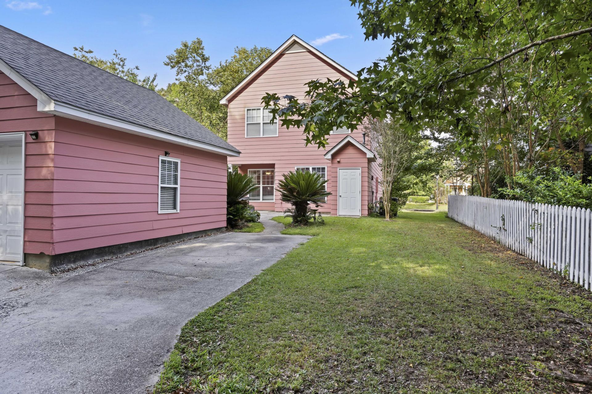 202 Pimpernel Street Photo 4